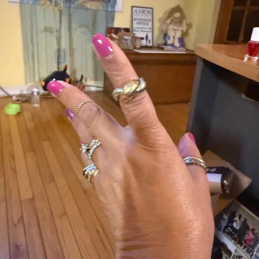 Gold Twisted Knot Ring - Picture 13 of 13